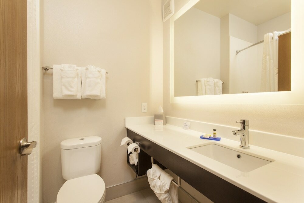 Фото Holiday Inn Express And Suites Santa Fe, an Ihg Hotel