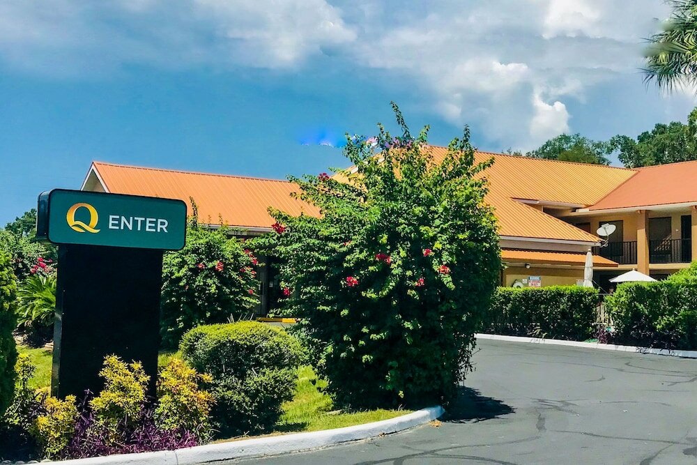 Фото Quality Inn near Manatee Springs State Park