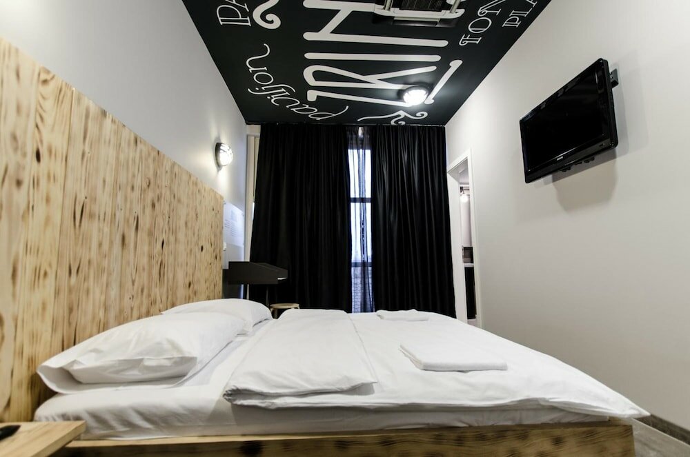 Фото Main Square Hostel