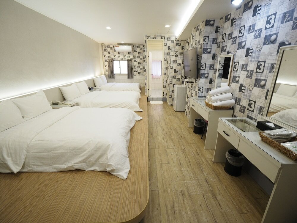 Фото HeYue Hotel