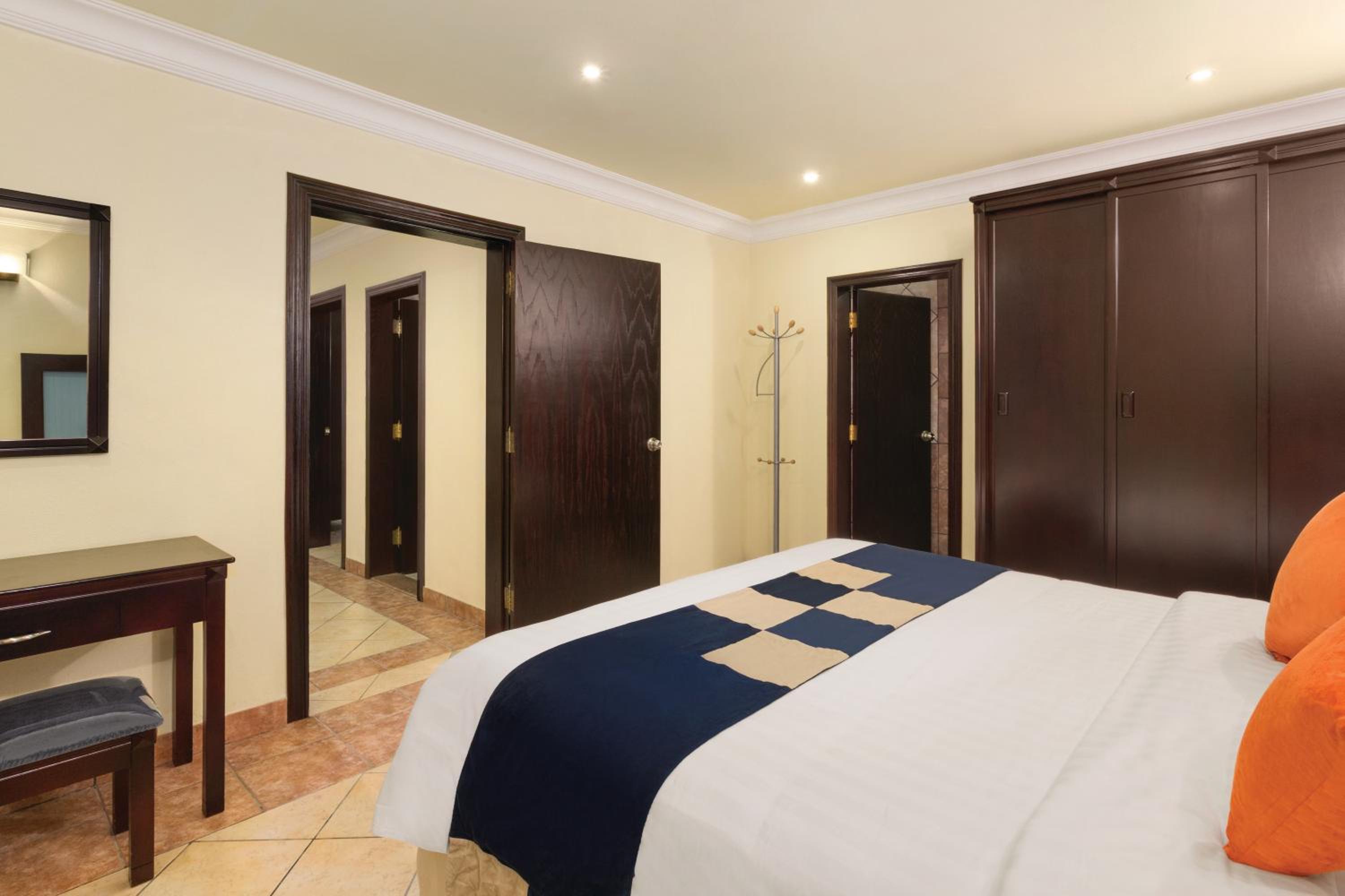 Фото Howard Johnson Hotel Dammam