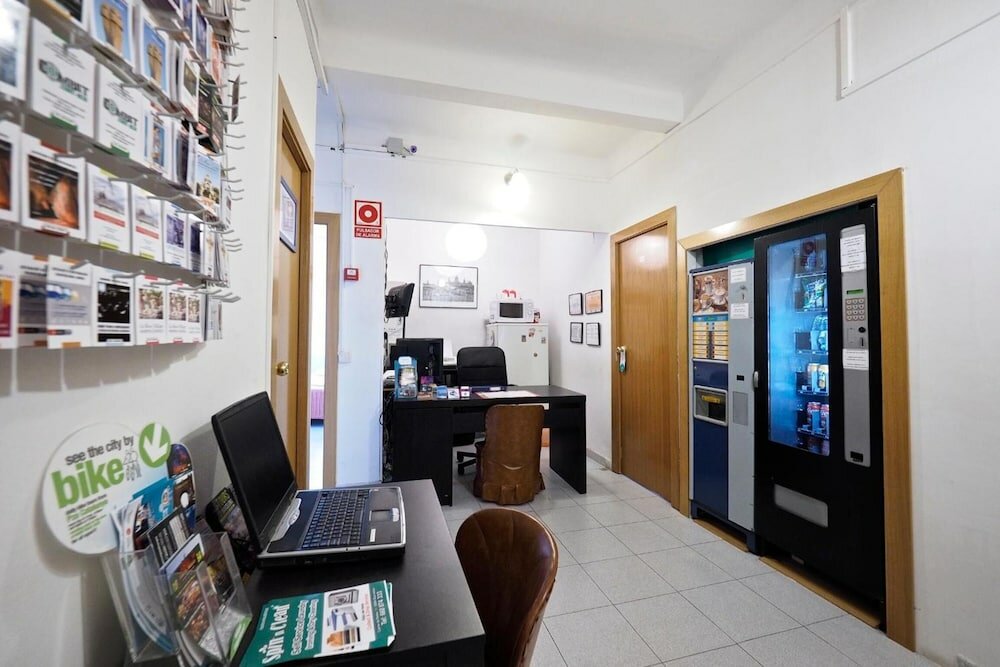 Фото Hostal Elkano