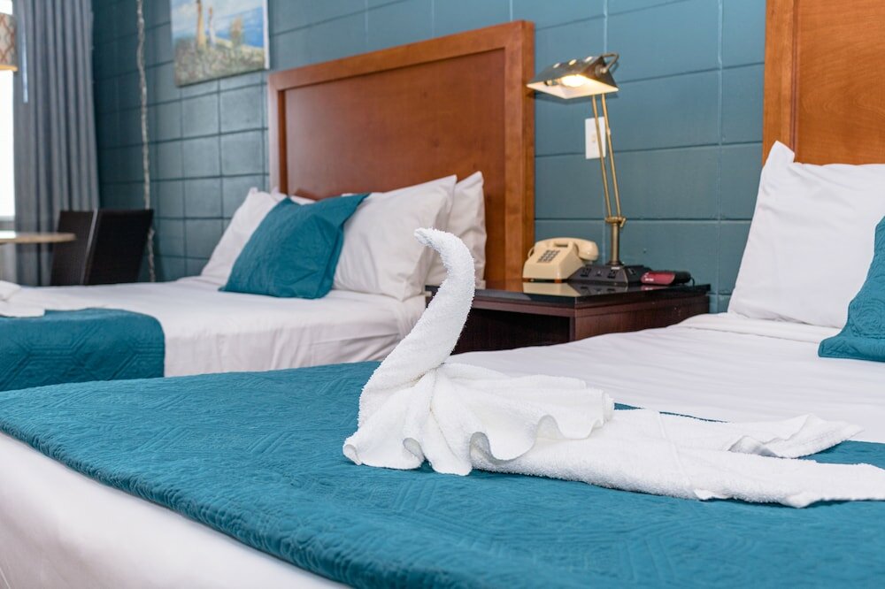 Фото Charlroy Motel