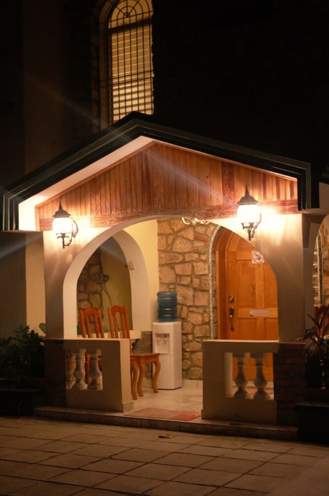 Фото отеля 2