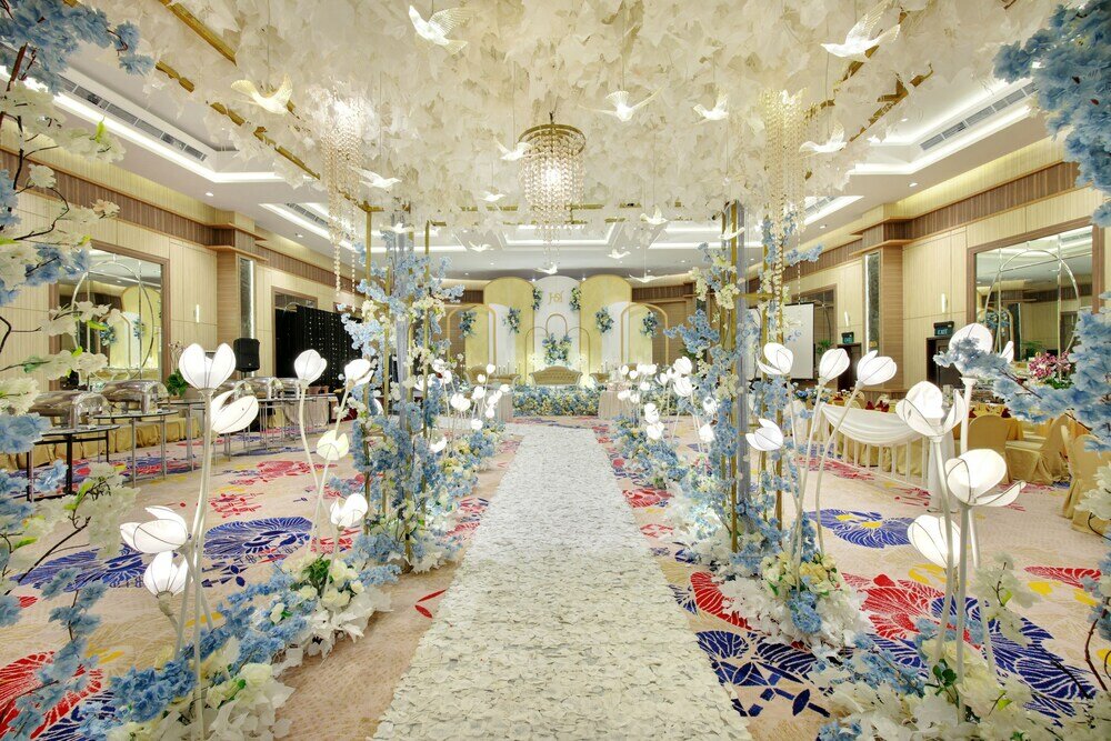 Фото Lumire Hotel and Convention Center