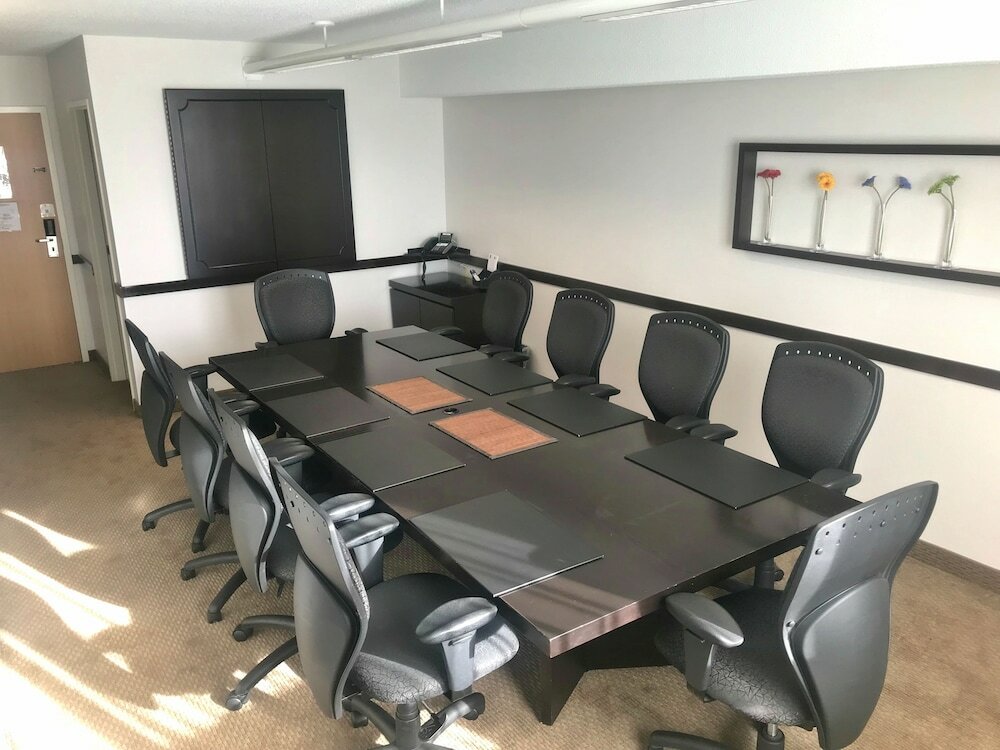 Фото Quality Hotel & Suites Montreal East