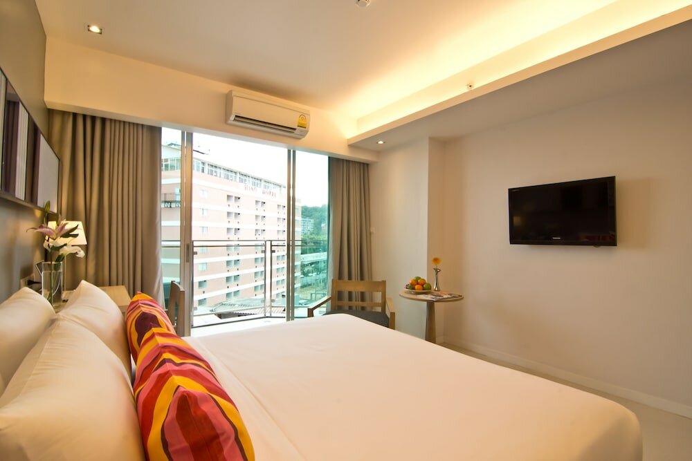 Фото The Sun Xclusive