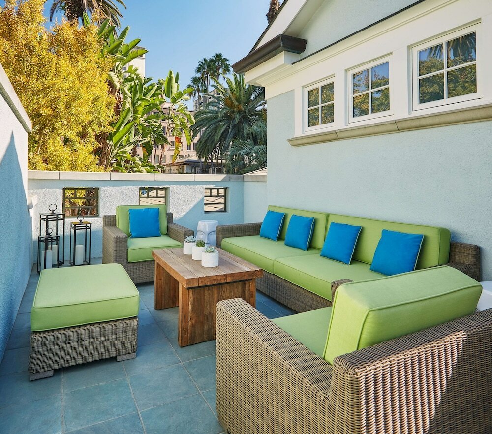 Фото Fairmont Miramar Bungalows