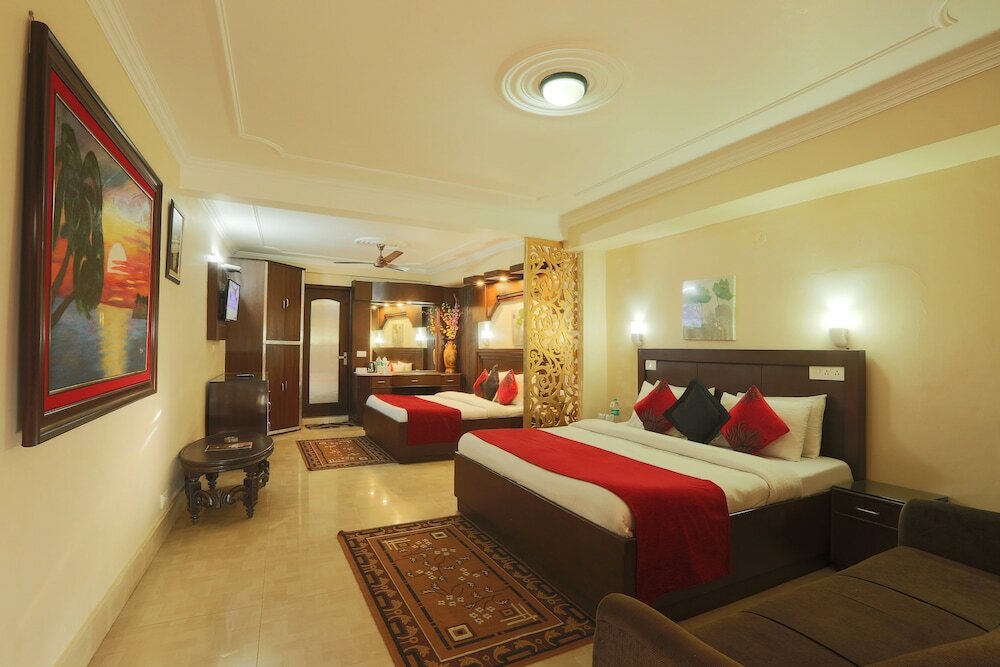 Фото Hotel Mongas