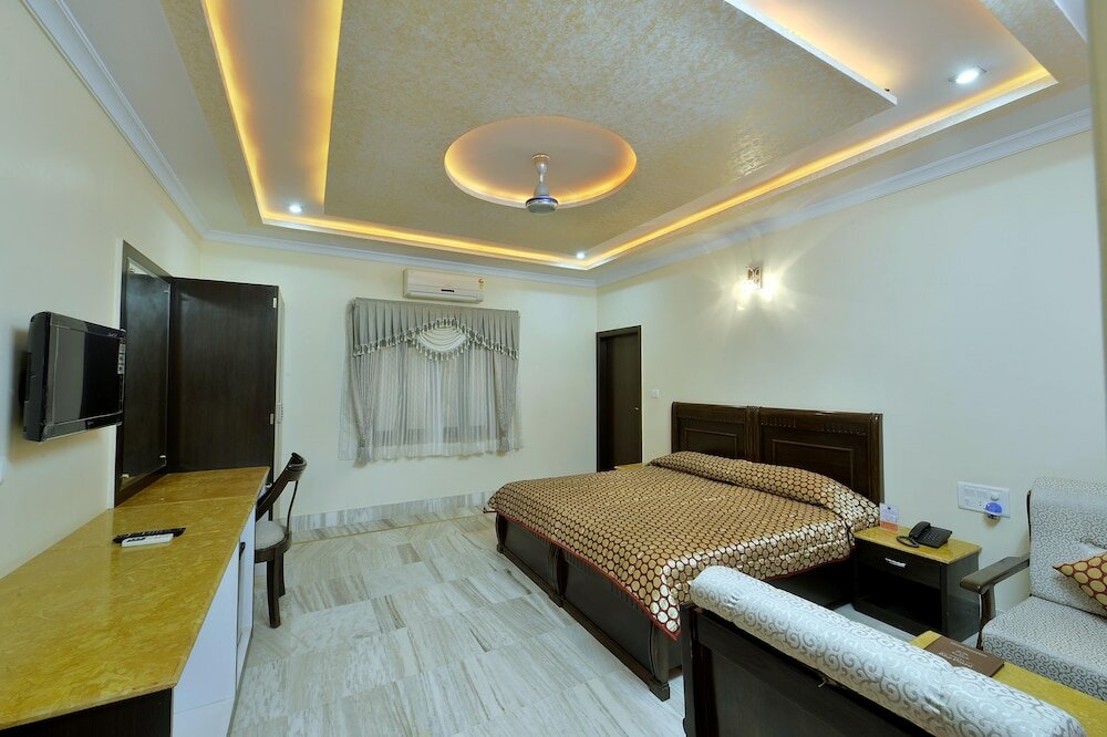 Фото Hotel Sky Plaza