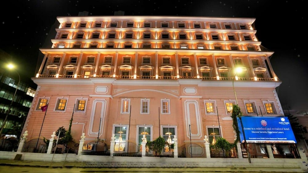 Фото отеля 1