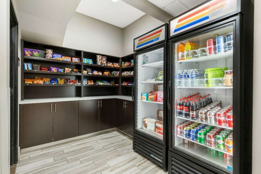 Фото Comfort Inn & Suites Near Medical Center