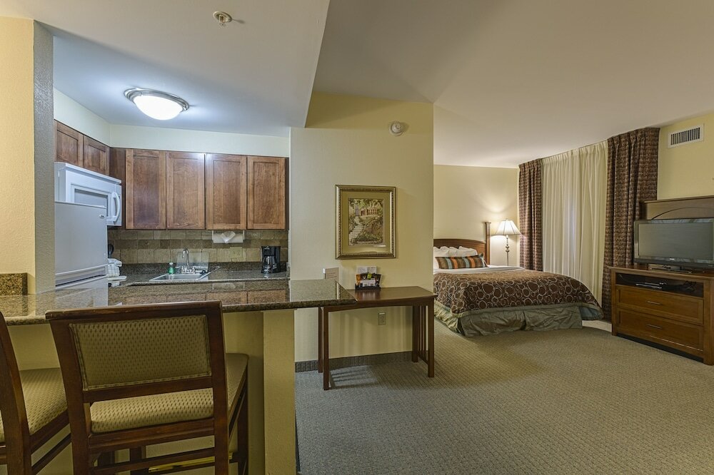 Фото Staybridge Suites Harrisburg, an Ihg Hotel