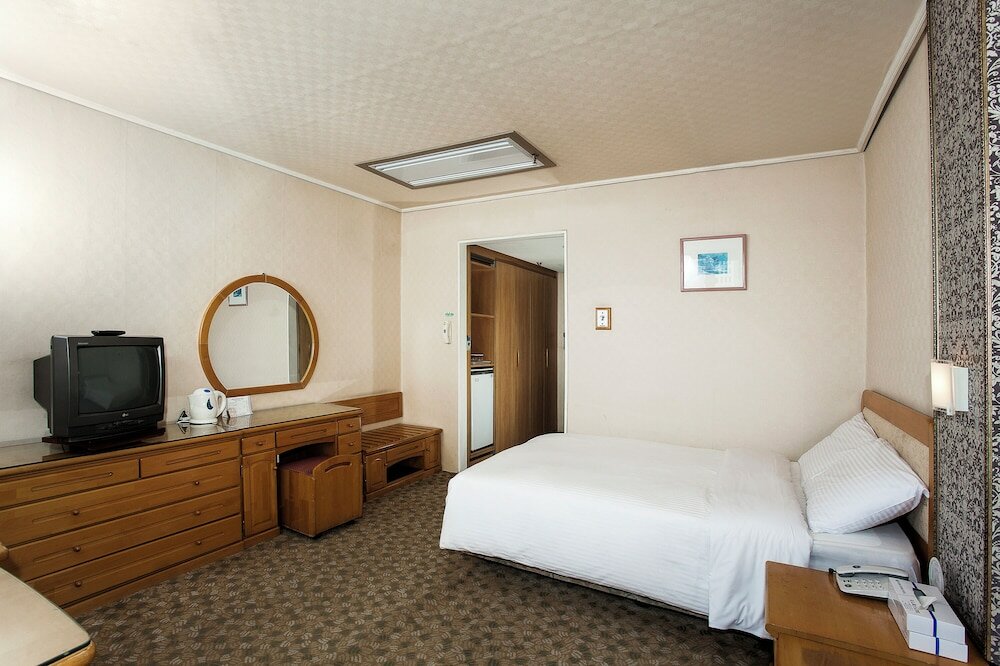 Фото Busan Tourist Hotel