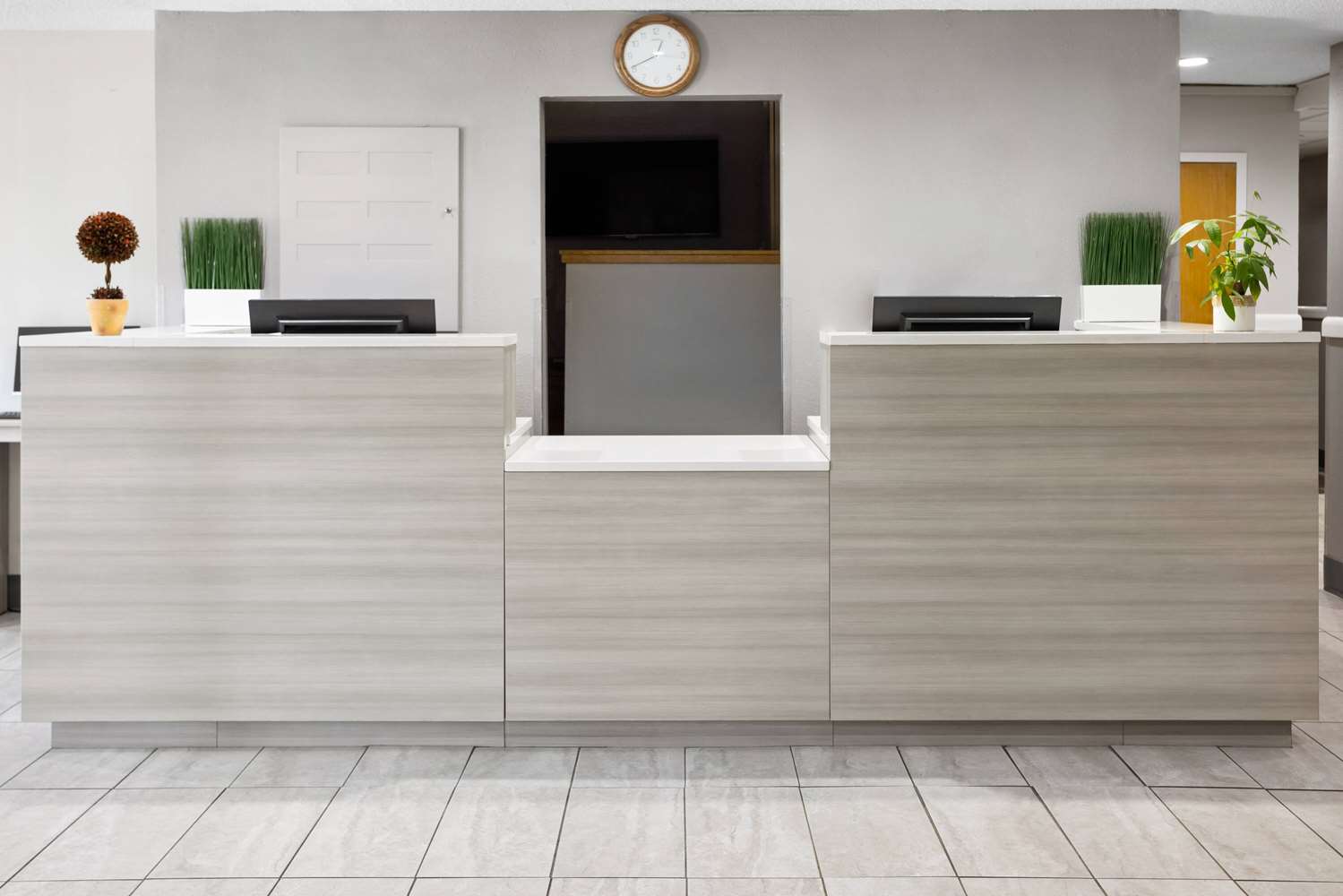 Фото Microtel Inn by Wyndham Raleigh Durham Airport