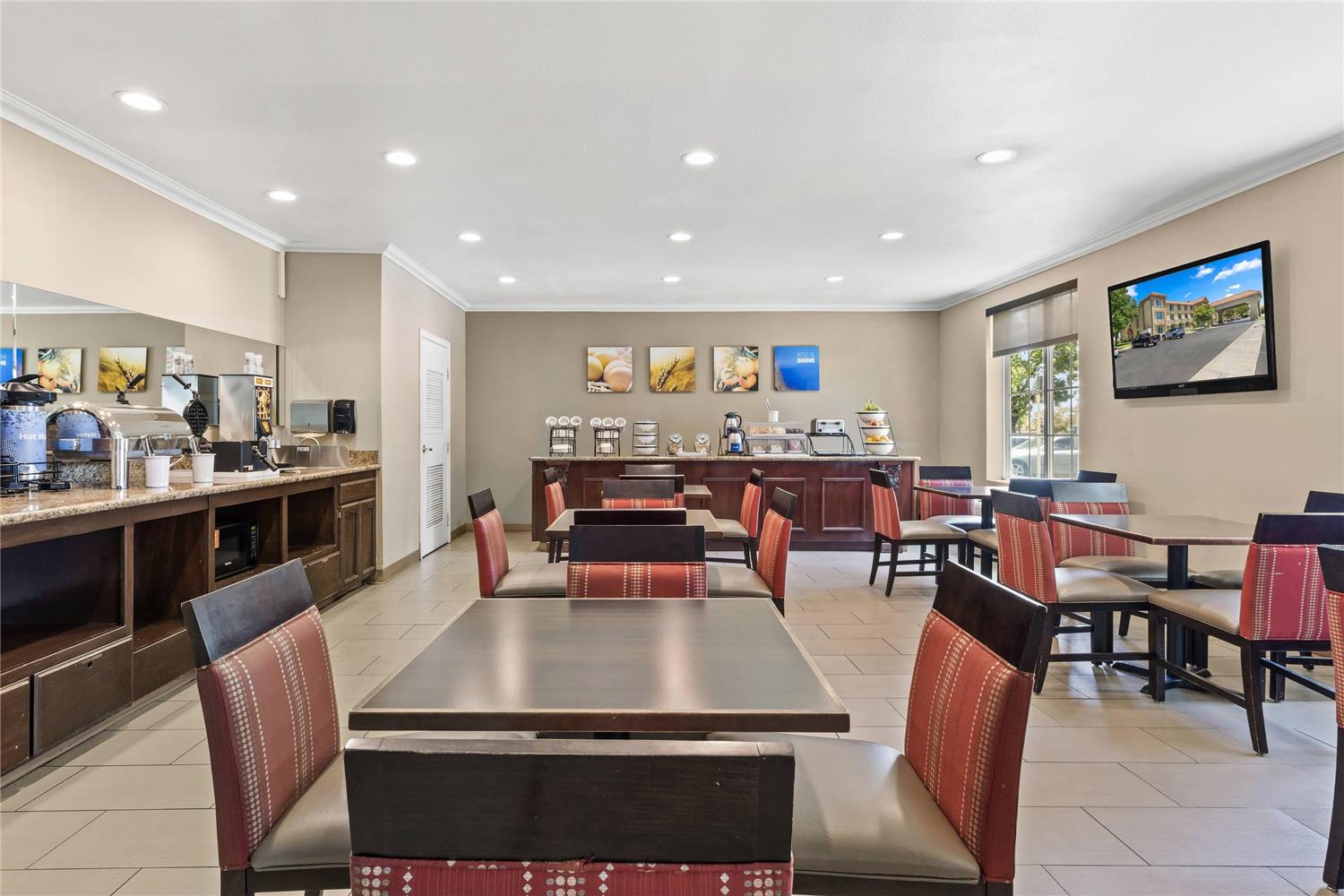 Фото Comfort Inn & Suites Lancaster Antelope Valley