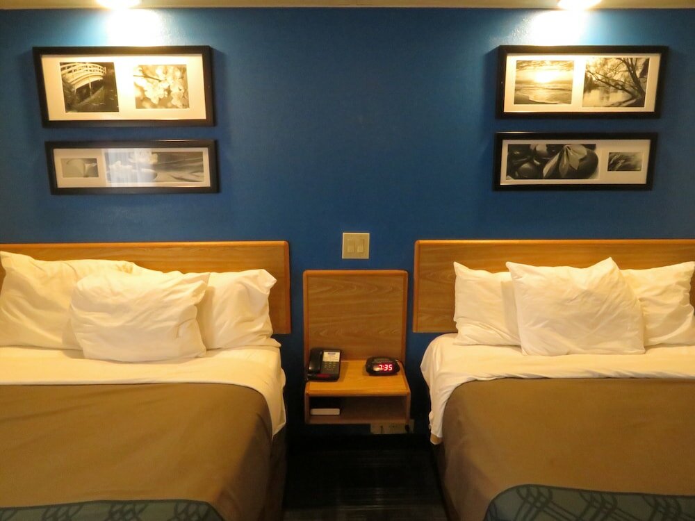 Фото Rodeway Inn At Six Flags