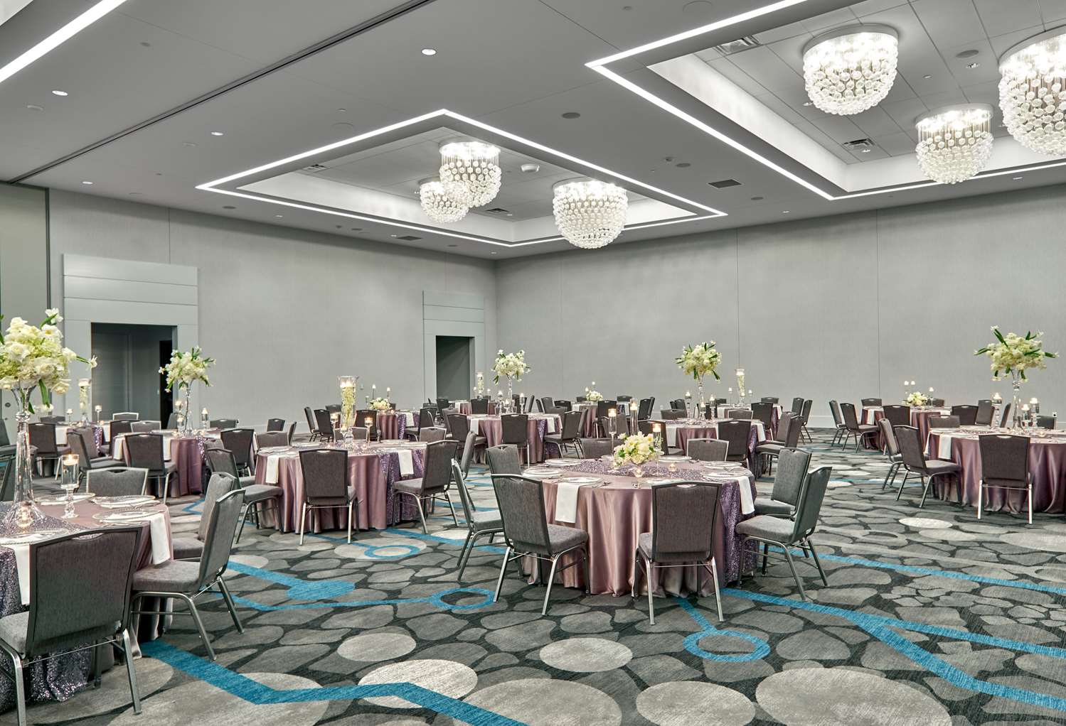 Фото Hilton Des Moines Downtown