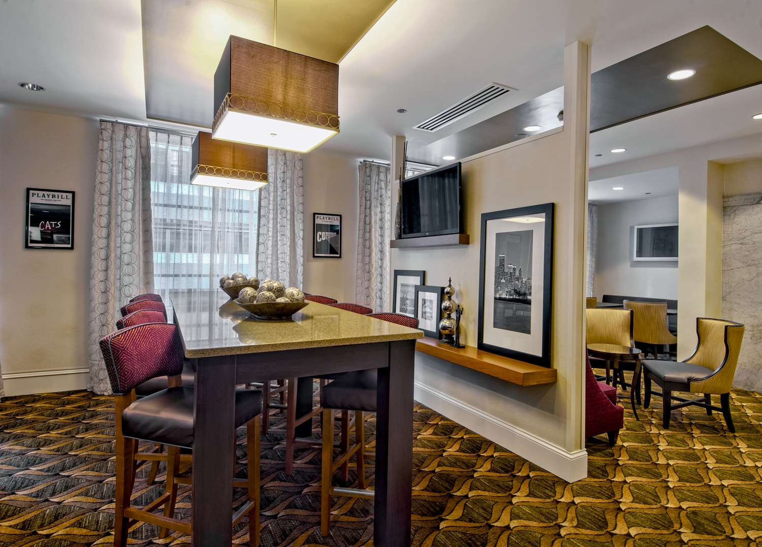 Фото Hampton Inn Majestic Chicago Theatre District