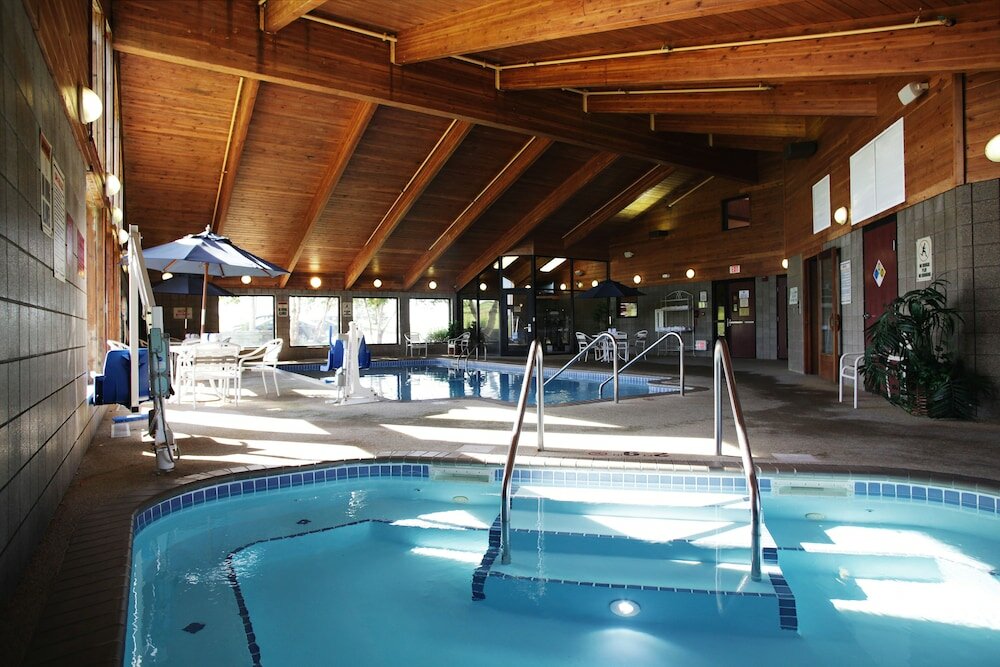 Фото AmericInn by Wyndham Grimes