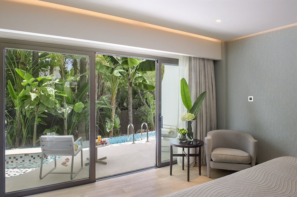 Фото Four Seasons Hotel