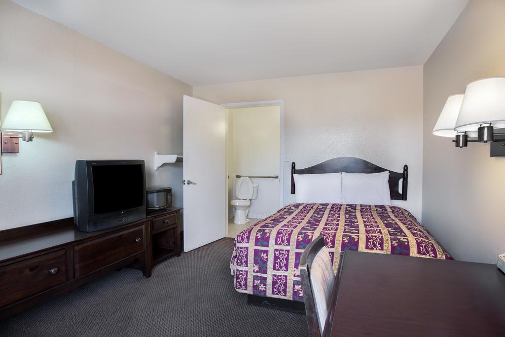 Фото Knights Inn Mesa