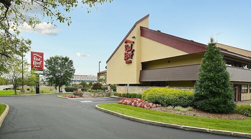 Гостиница Red Roof Inn Louisville East - Hurstbourne в Луисвилле