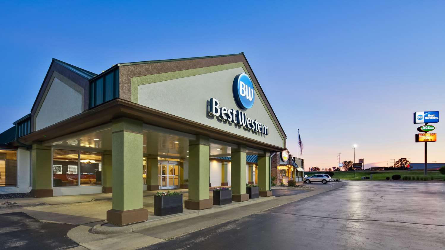 Фото Best Western Tomah Hotel