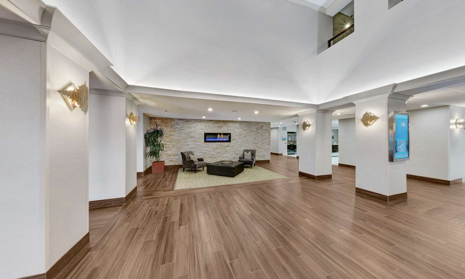 Фото Embassy Suites by Hilton Milwaukee Brookfield