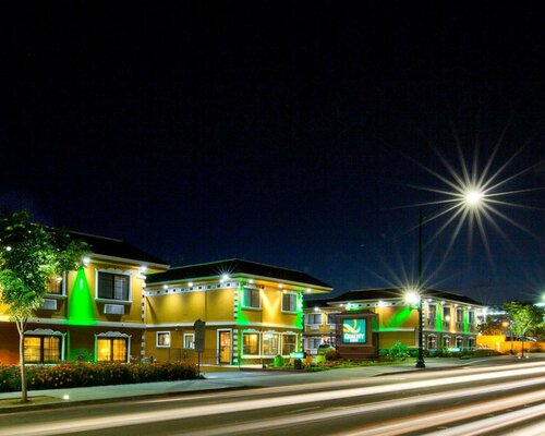 Внешний вид отеля Quality Inn Hayward в Хейварде, фото 3