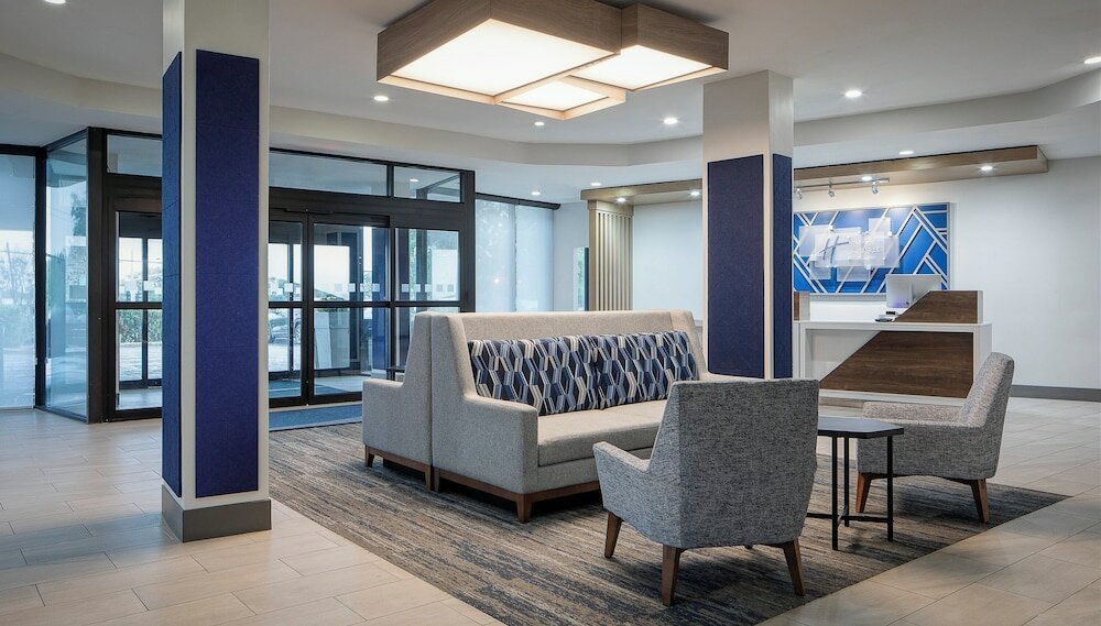 Фото Holiday Inn Dallas Market Center, an Ihg Hotel