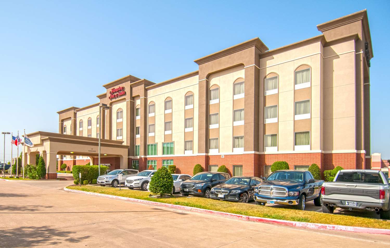 Фото Hampton Inn & Suites Waxahachie