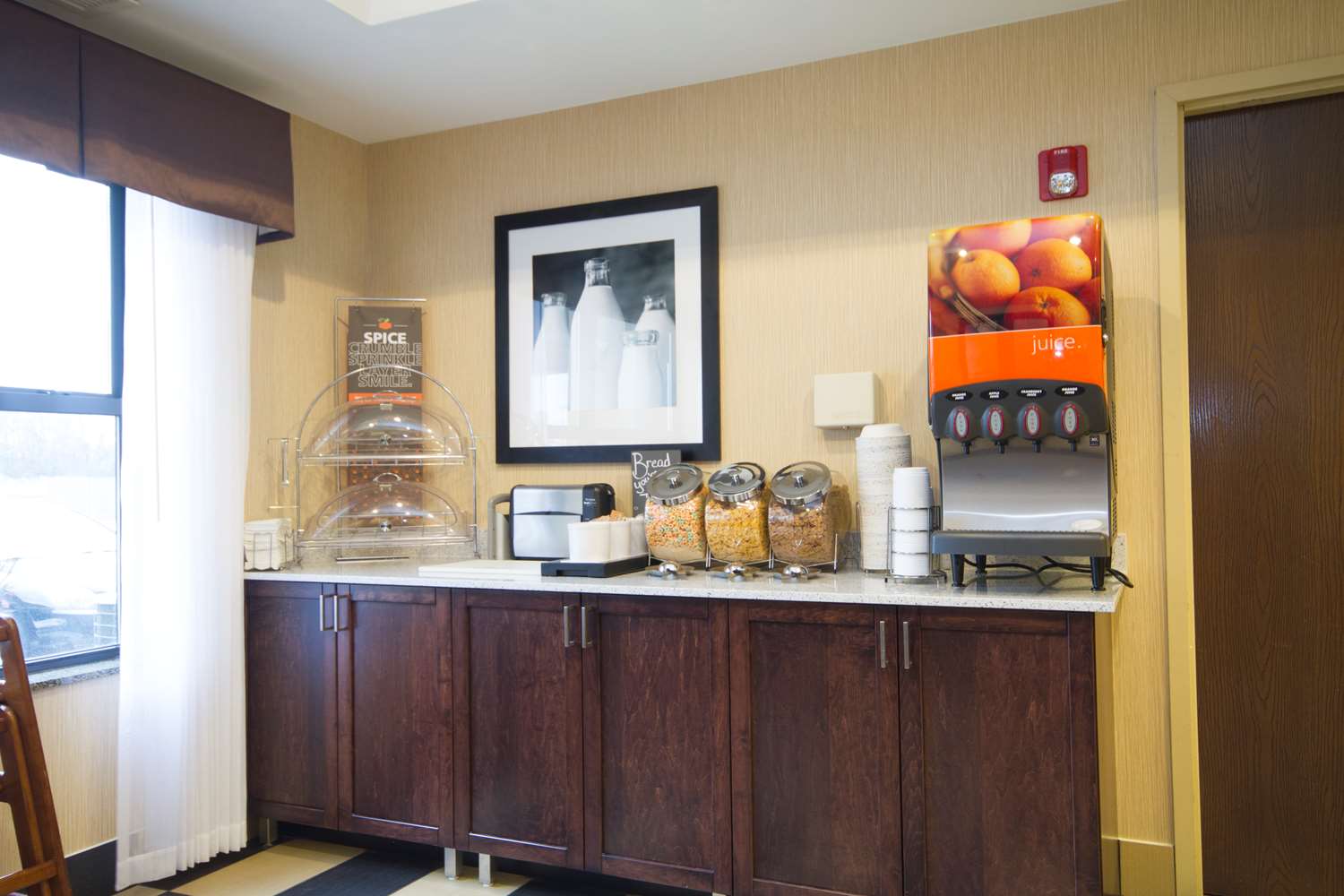 Фото Hampton Inn Marshall