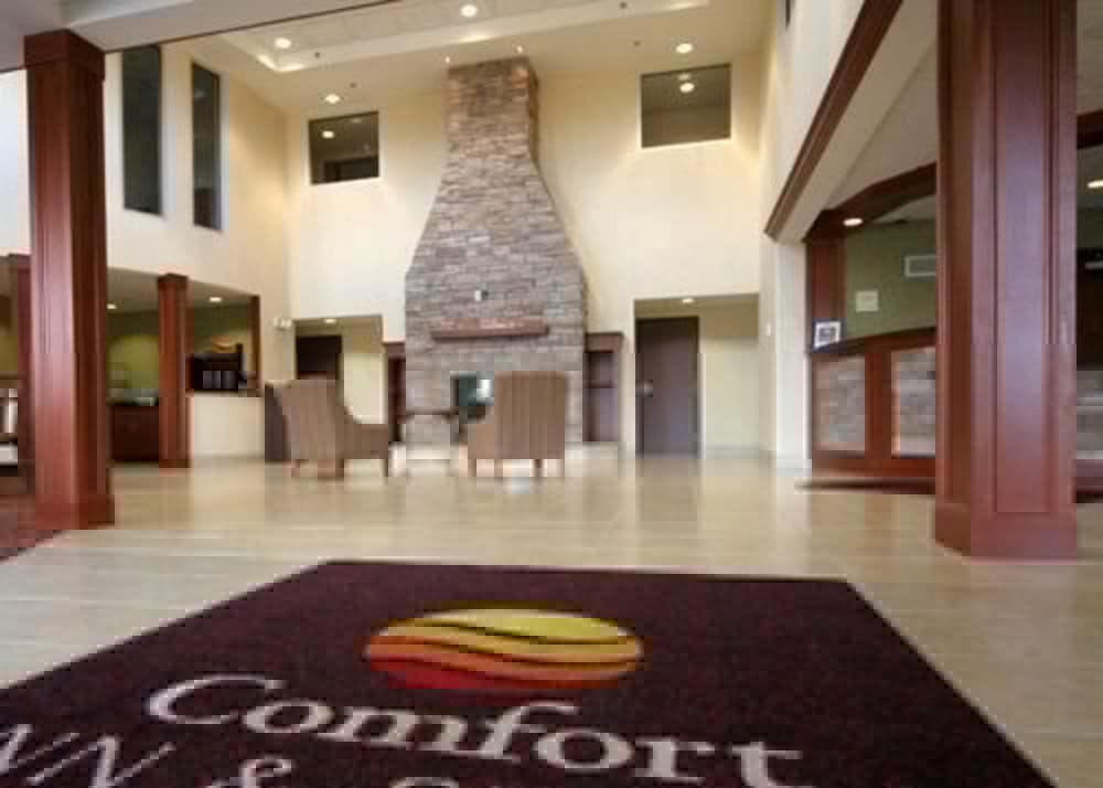 Фото Comfort Inn & Suites