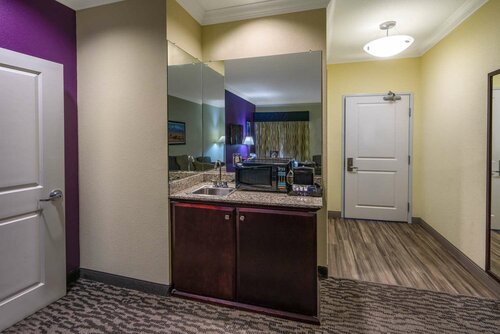Гостиница La Quinta Inn & Suites by Wyndham Loveland в Лавленде