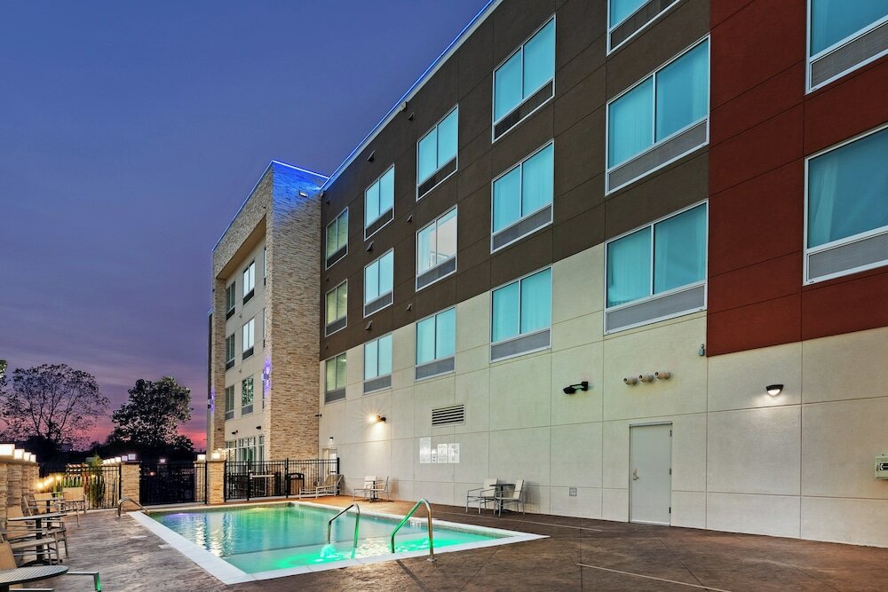 Фото Holiday Inn Express & Suites Tulsa Northeast - Owasso, an Ihg Hotel