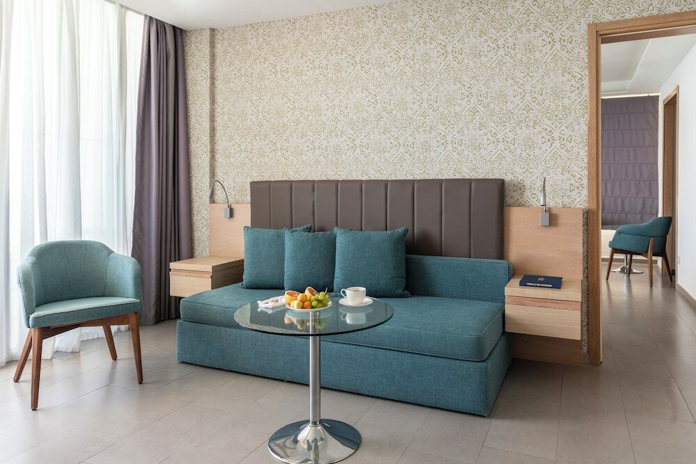 Фото Royal Apollonia by Louis Hotels