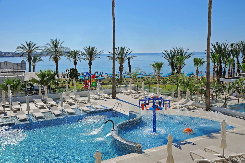 Фото Nelia Beach