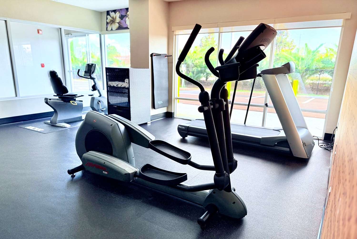 Фото La Quinta Inn & Suites by Wyndham Orlando Universal area