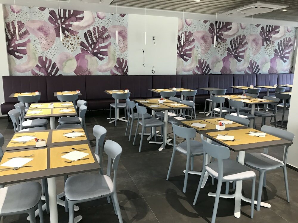 Фото Youmami Lifestyle Suite Hotel