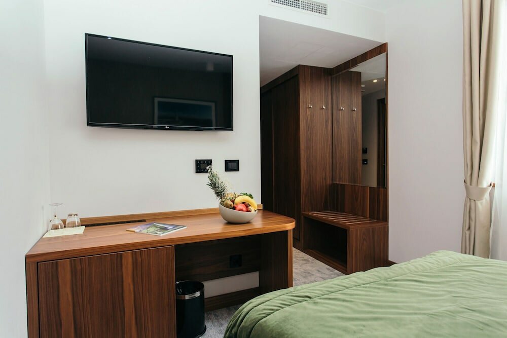 Фото Central Point Hotel