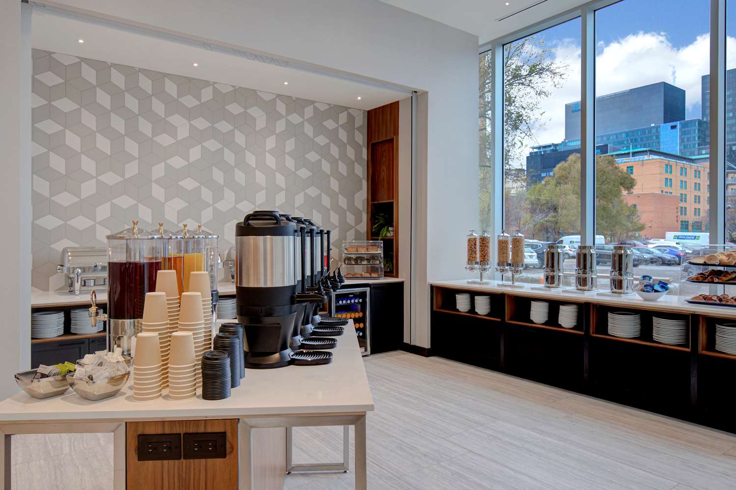 Фото Homewood Suites by Hilton Montreal Downtown, Qc