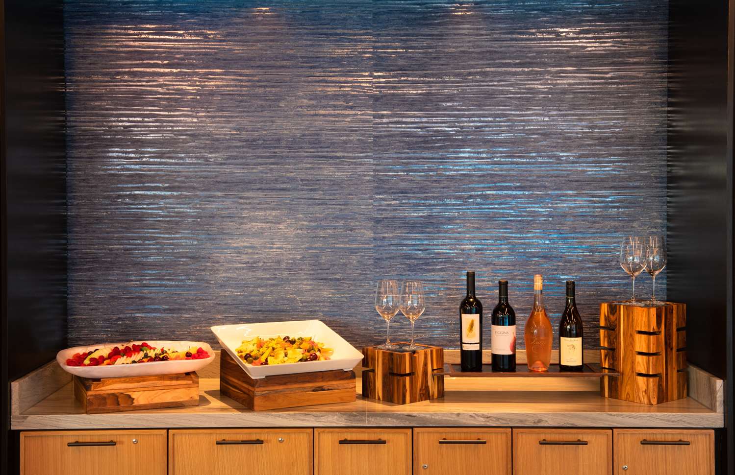 Фото The Charter Hotel Seattle, Curio Collection by Hilton