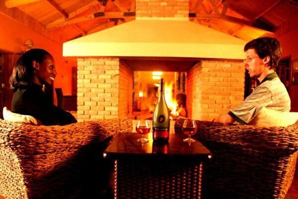 Фото Mountains of the Moon Hotel