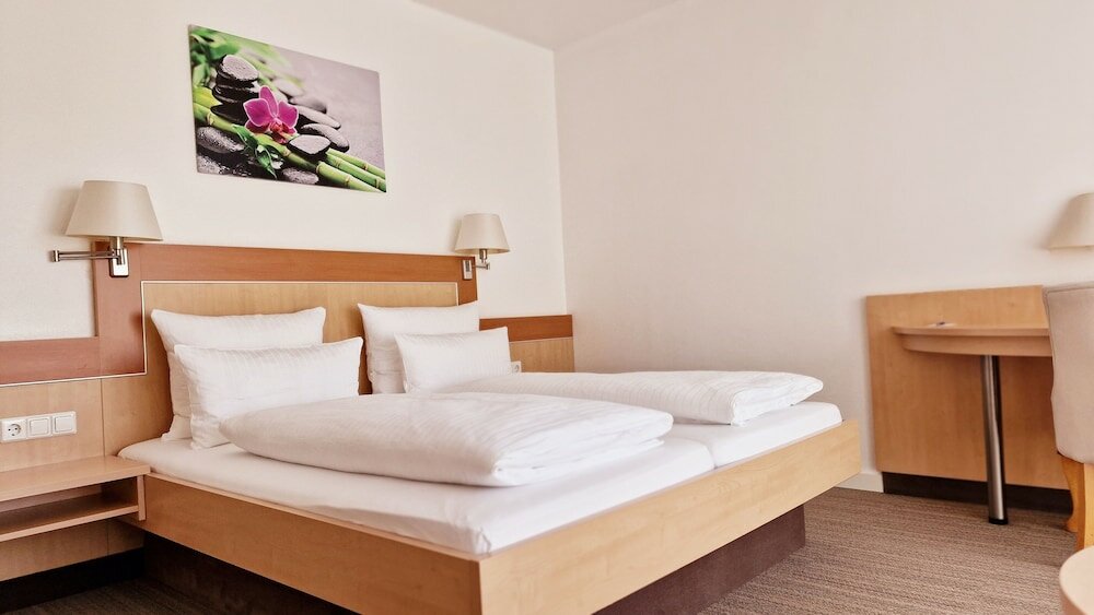 Фото Hotel Garni Metzingen