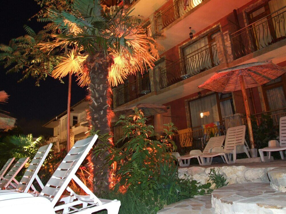 Фото Family hotel Tropicana