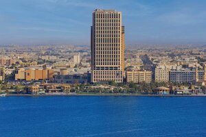 Гостиница DoubleTree by Hilton Sharjah Waterfront Hotel & Residences