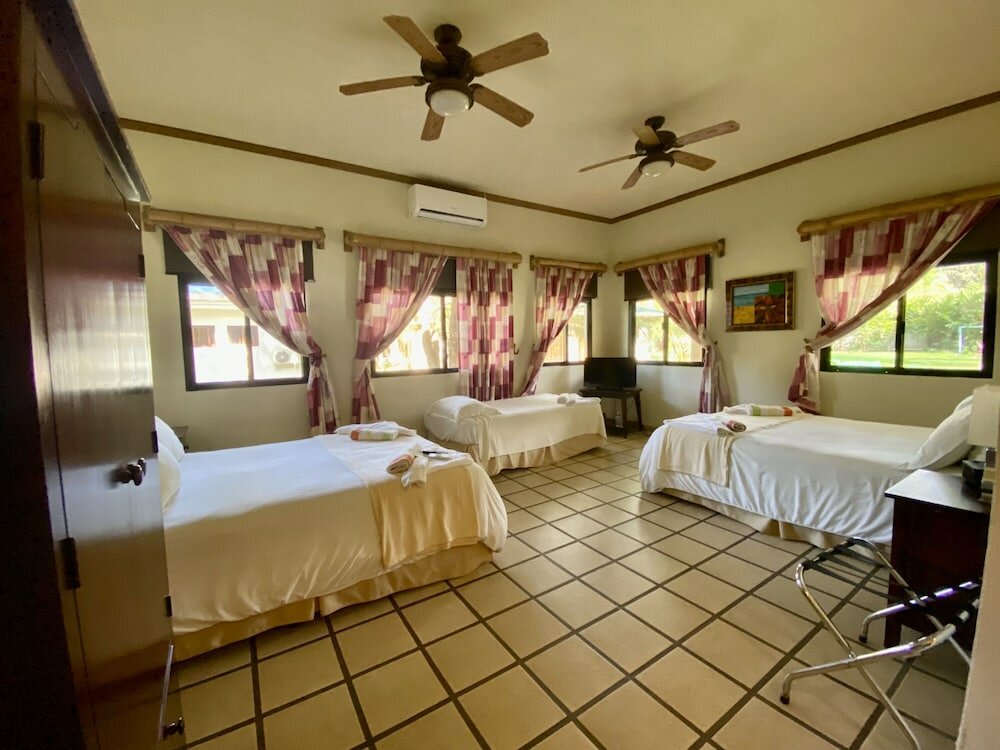 Фото Paraiso Rainforest and Beach Hotel