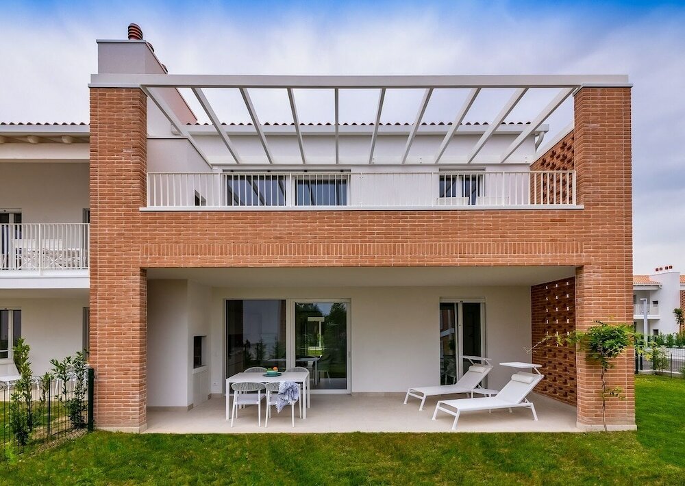 Фото Pareus Beach Resort