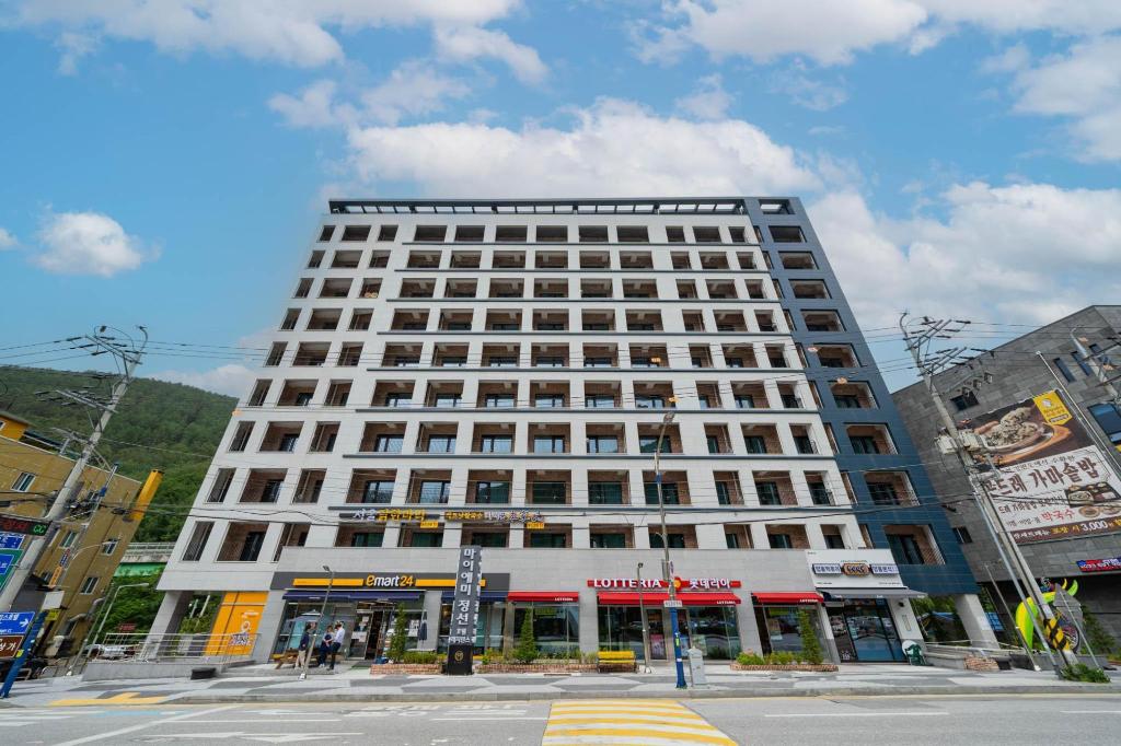 Фото Miami Jeongseon Hotel